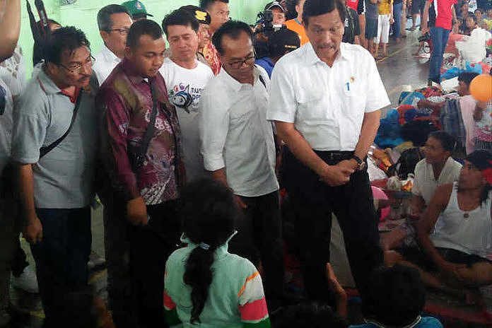 luhut tinjau pengungsi