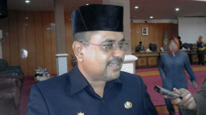 bupati-karimun-aunur-rafiq_20160104_212756