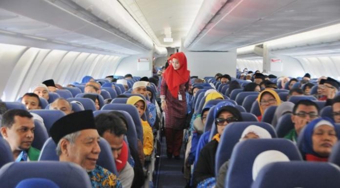 suasana-penerbangan-perdana-umrvah-lion-air