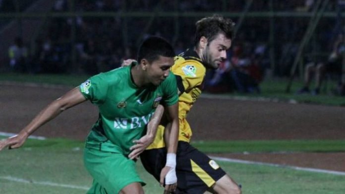 barito-putera-vs-bhayangkara-fc_20171015_210748