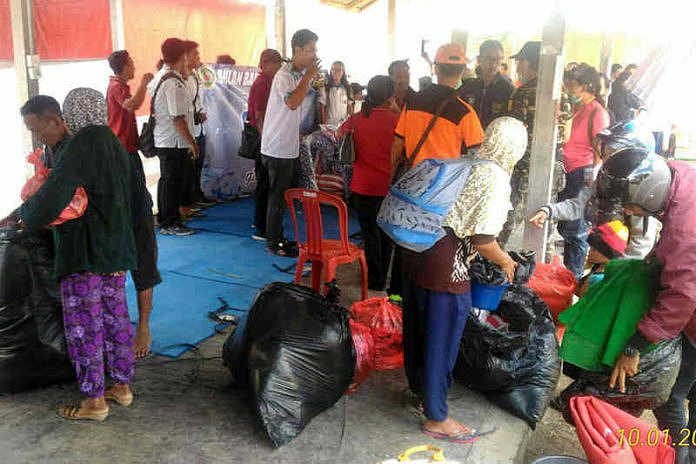 pengungsi-di-luar-krb-di-kembalikan_01-696x464