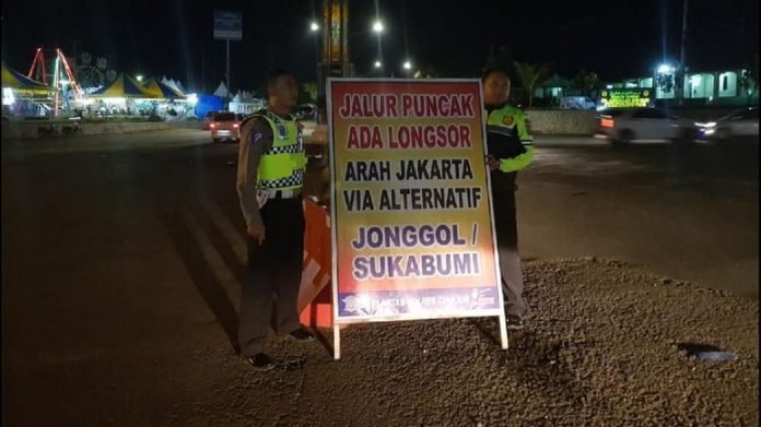 Jalur Puncak Longsor
