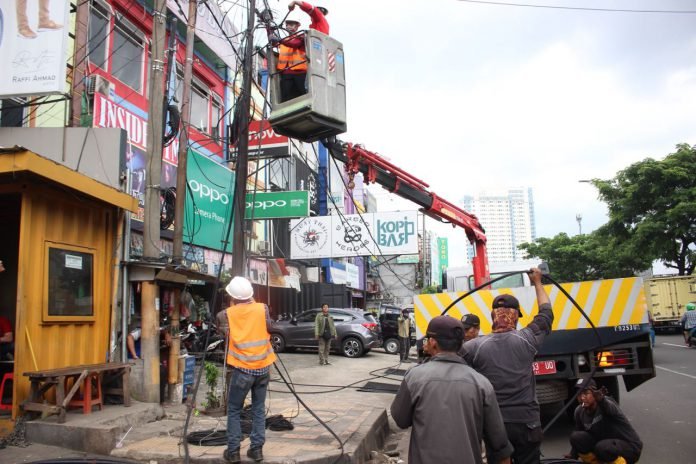 kabel kusut depok