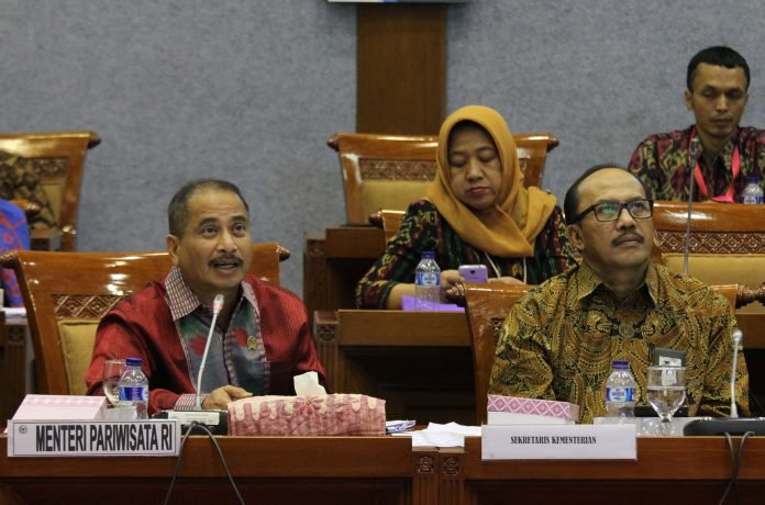 RAKER MENPAR
