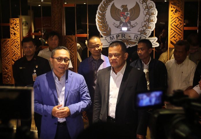 ADE- Zulkifli Hasan Bertemu Gatot Nurmantyo