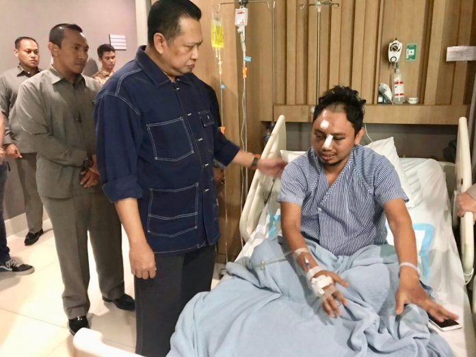 Ketua DPR Jenguk Anggota Densus Antiteror Bripka Iwan Sarjana