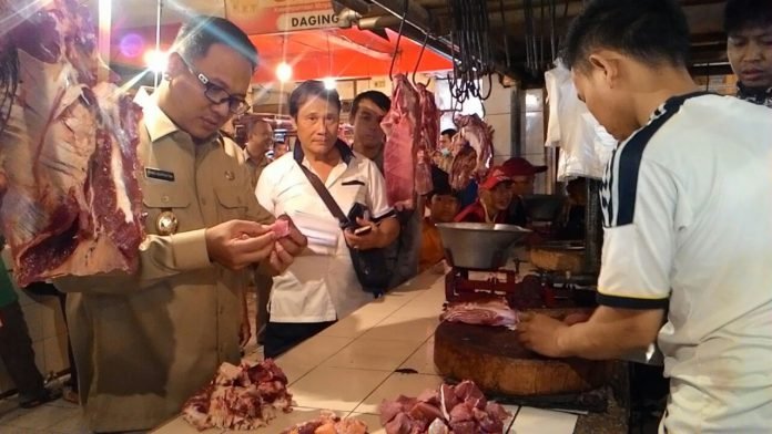 Sidak Daging di Pasar Tradisional dan Modern DEPOK