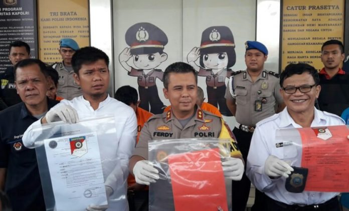 PETUGAS BNN GADUNGAN DIBEKUK PETUGAS