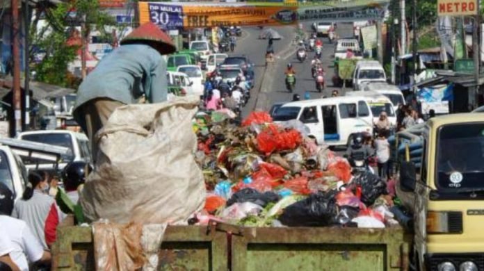 TANGSEL TARGETKAN BEBAS SAMPAH TAHUN 2021